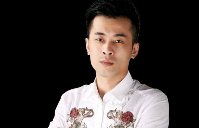 散打哥|老方丈力挺好兄弟上官带刀，连麦嘲讽散打哥，斥责其蹭辛巴热度