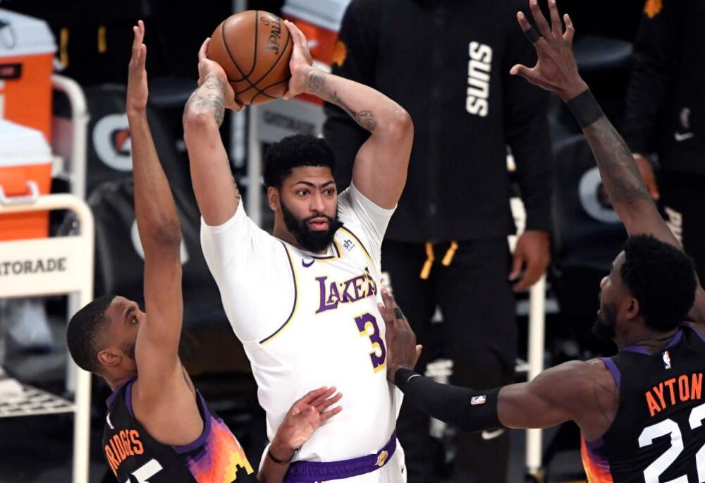 湖人隊|濃眉42分，湖人擊敗太陽，進入附加賽，湖人尷尬的或是別人