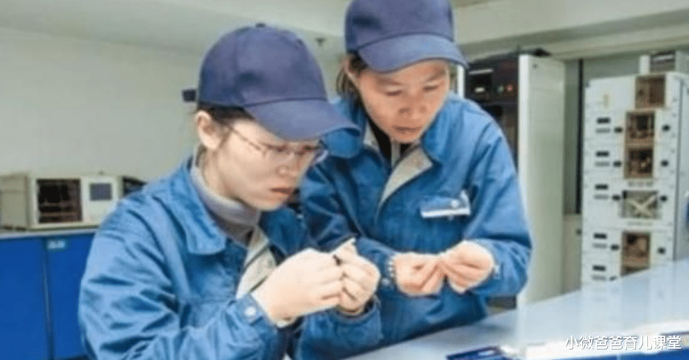 小微爸爸育儿课堂|年薪10万的“铁饭碗”扩招，福利不比公务员差，专科生也可报名