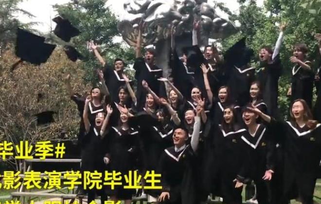 张天爱|张天爱为金主穿“环”？本尊的回应被赞心理强大，女明星太辛酸