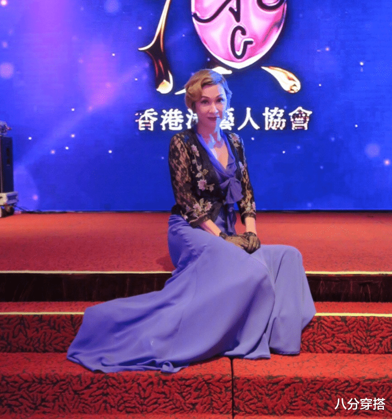 八分穿搭|余安安不愧是发哥前妻，一袭紫色礼服高贵精致，身姿婀娜不输少女