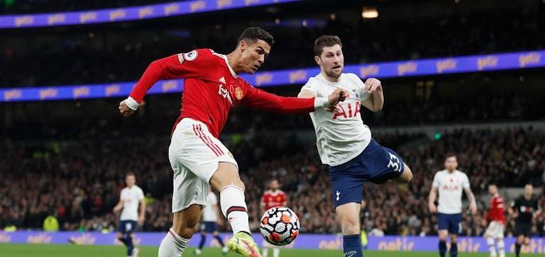 明乐说育儿|0-3!曼联走出“惨案”阴影!热刺两次失误导致大败!