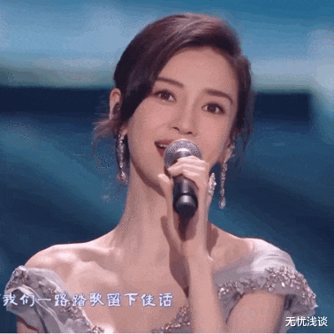 谢霆锋|Angelababy穿公主裙现身演唱会，这个细节引网友关注