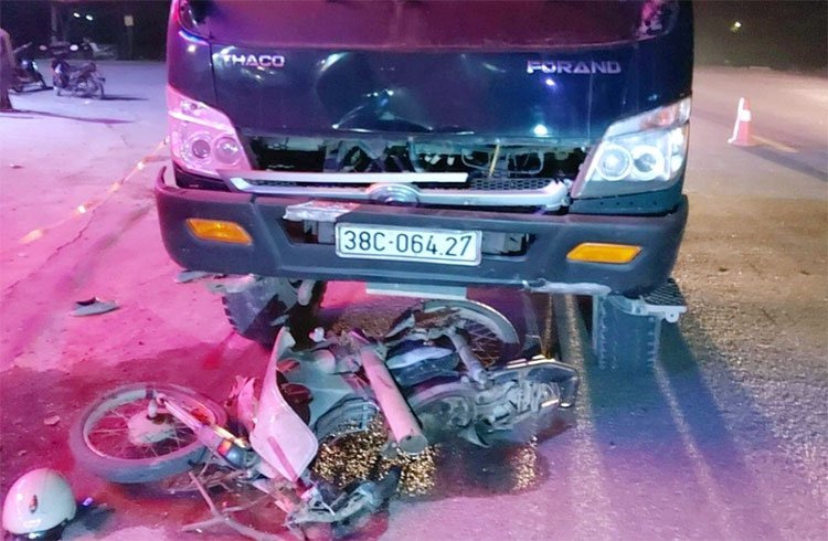 民生播报 货车司机因未礼让摩托车，将摩托车驾驶员撞死，如今后续来了！