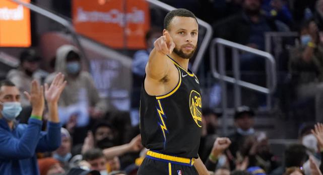 斯蒂芬·庫里|三分10中1賽季最差！庫里17中3屢丟空位球 送10助攻救贖