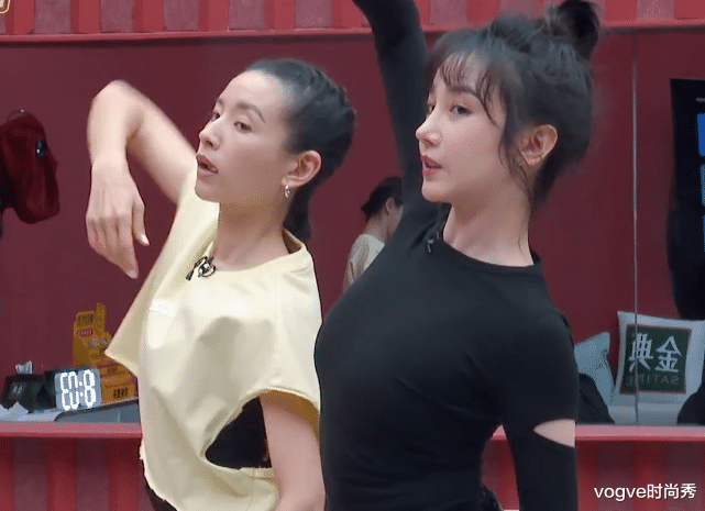 陈小纭|都说陈小纭是“s型身材”，陈小纭跳舞高清照被截图，身材太真实