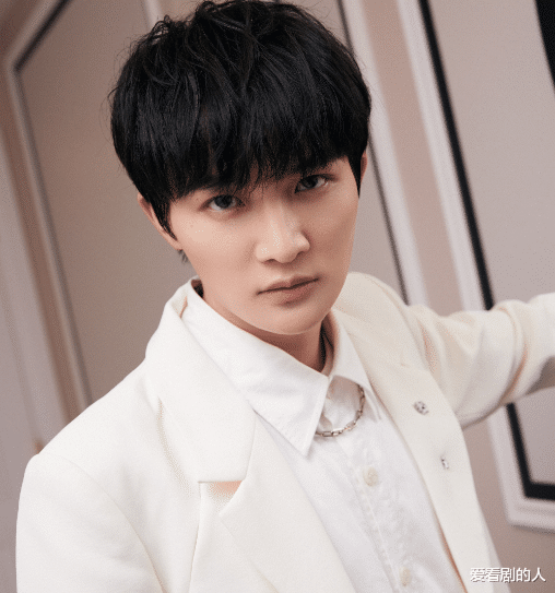 周深|周深《不群》发行两周年，歌词犀利，曲风狂放，是你喜欢的类型吗