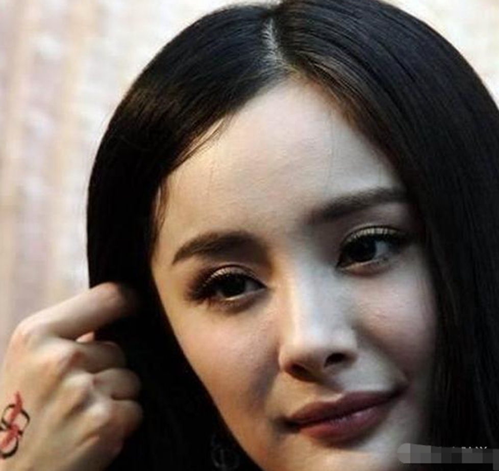 修图|带你来欣赏女星们的生图，没有了十级滤镜，女神？根本不存在的！