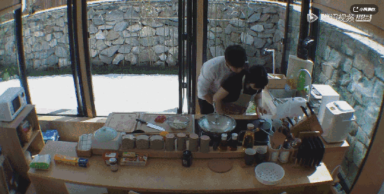 求婚|11岁一见钟情，钥匙为求婚信物，婚后5年育有俩娃，今终正式离婚