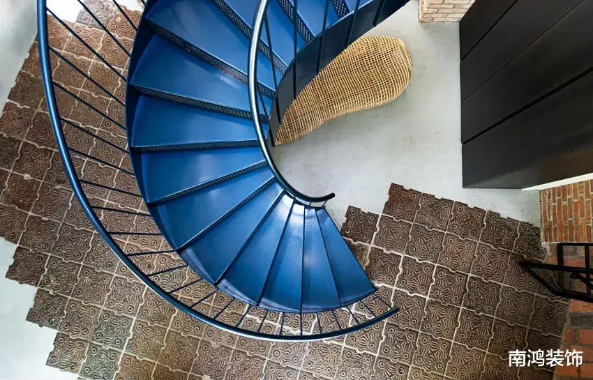 |买不上复式别墅，就不能研究“楼梯”了吗？ 那就安排！