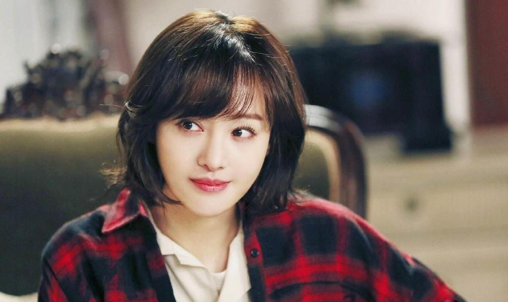 三束光 郑爽被封杀后，决定退出娱乐圈