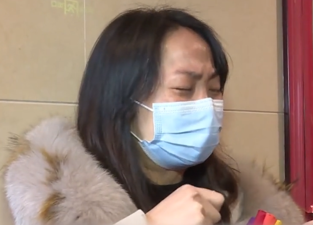 蓦然一牟 楼上邻居为装蹲便，竟私自从29楼翻阳台到28楼打洞，太可恨了！