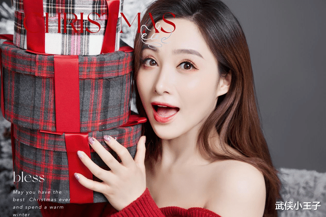圣诞节|孙嘉璐圣诞大片暖冬氛围感拉满，超甜wink简直萌杀