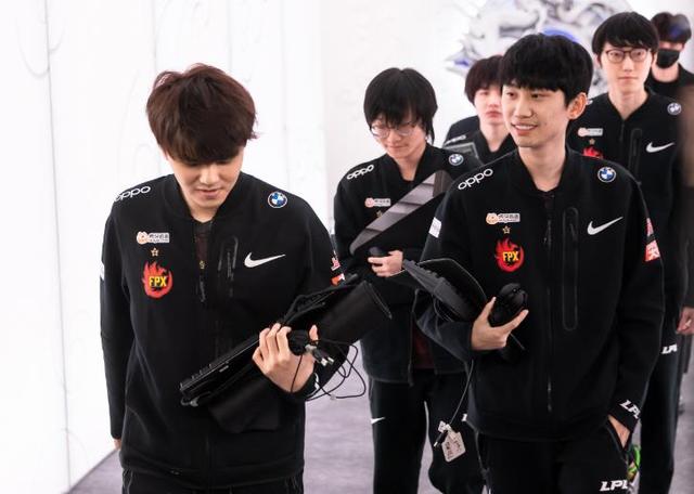 t1|LOL地震级转会，Doinb签约新东家，Nugrui已离队，T1剑指S12冠军