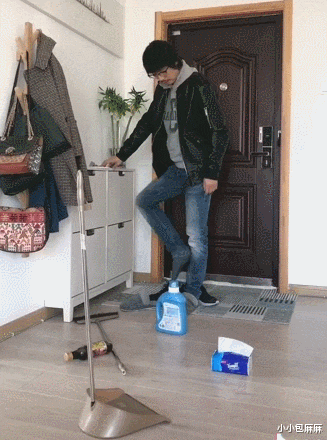 小小包麻麻|女明星自曝老公从不刷牙不洗澡，打开水龙头，呆站着看水流！