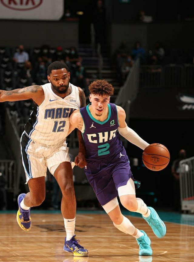 有青春才有未来 NBA前瞻，球家兄弟之争，黄蜂胜鹈鹕，詹皇继续缺阵，湖人负太阳