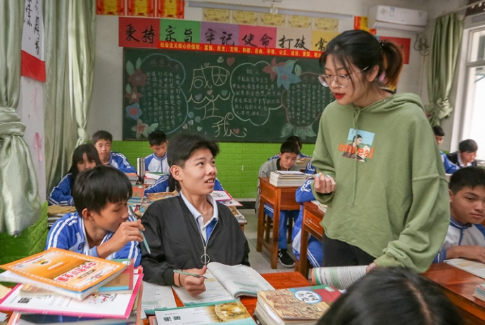 安妈育儿日|山区村民“含泪恳求”,大学生别来支教了,孩子们实在折腾不起