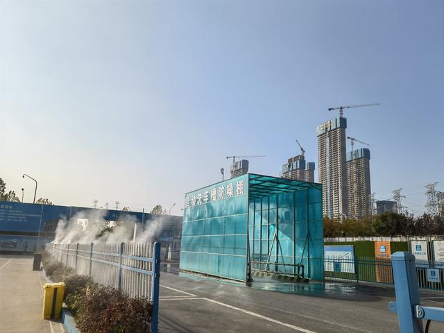 工地|超高层建筑“静悄悄”“生长”全市文明施工管理月度联络会出成效