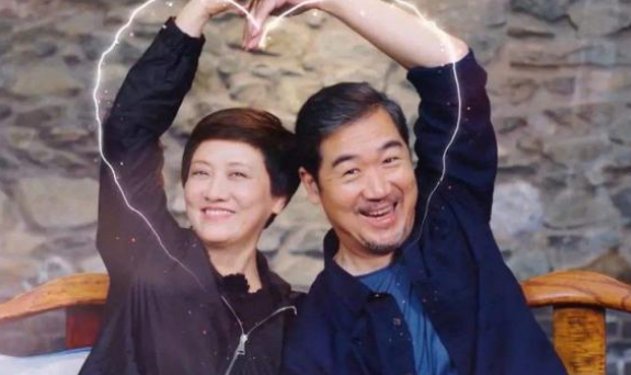 邓婕|63岁邓婕前夫，离婚36年身价上亿，再谈邓婕直言：她自作自受