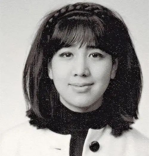 何超英|赌王最美千金：从接班人变疯癫，死后竟连一块墓碑都没有