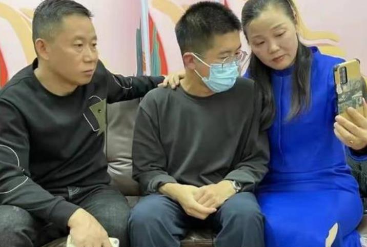 周杰|孙海洋找到亲生儿子，却惨遭黑粉网暴，与28错换许敏处境如出一辙