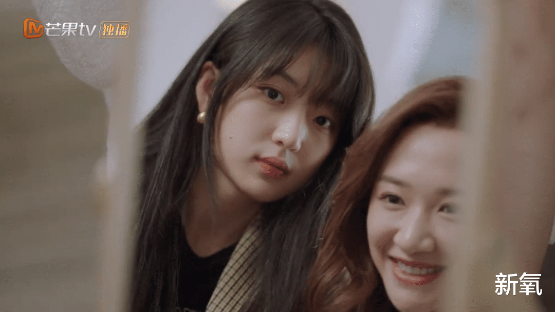 周雨彤|挤地铁还因为不加班被辞退，她应该是娱乐圈里最懂我们的人了吧