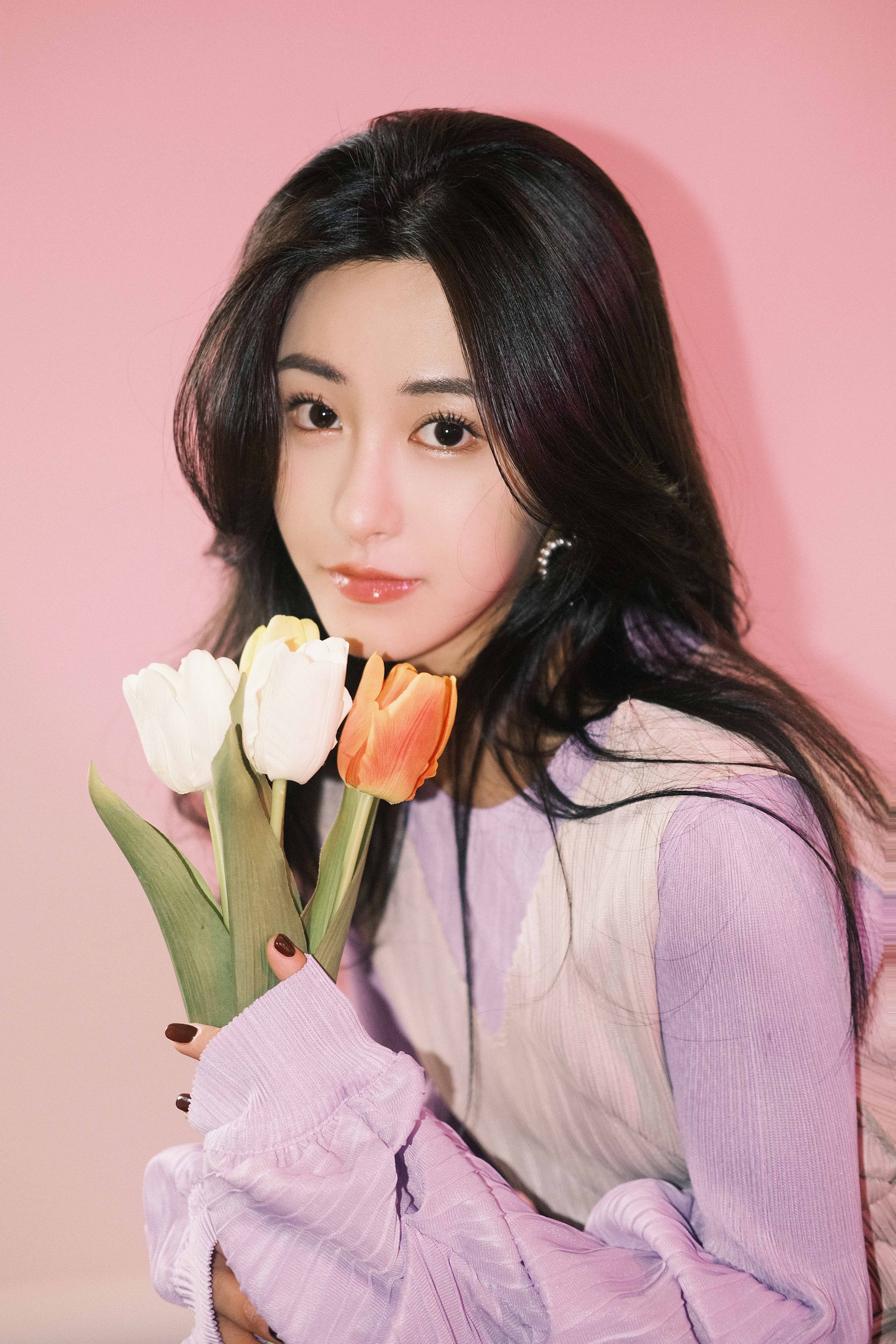 朱圣祎|朱圣祎粉色系复古写真曝光 梦幻可人 俏丽时尚