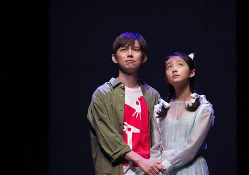 黄忆慈|黄磊小女儿引争议，才7岁就挂耳染、做美甲，比黄多多还叛逆？