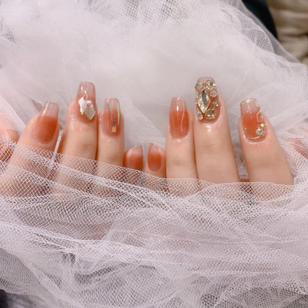 美甲|过年最适合做这些BlingBling美甲！