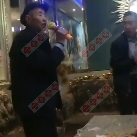 郭德纲|甘肃天水：孙子带爷爷到KTV唱歌，爷爷不唱歌，一口秦腔堪比专业演员
