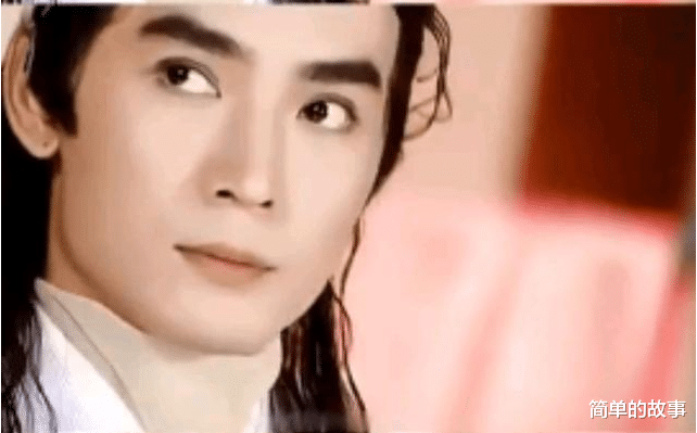 简单的故事|被焦恩俊女装照惊艳到了，这还是曾经的男神吗？他对女儿的宠爱全在照片里了