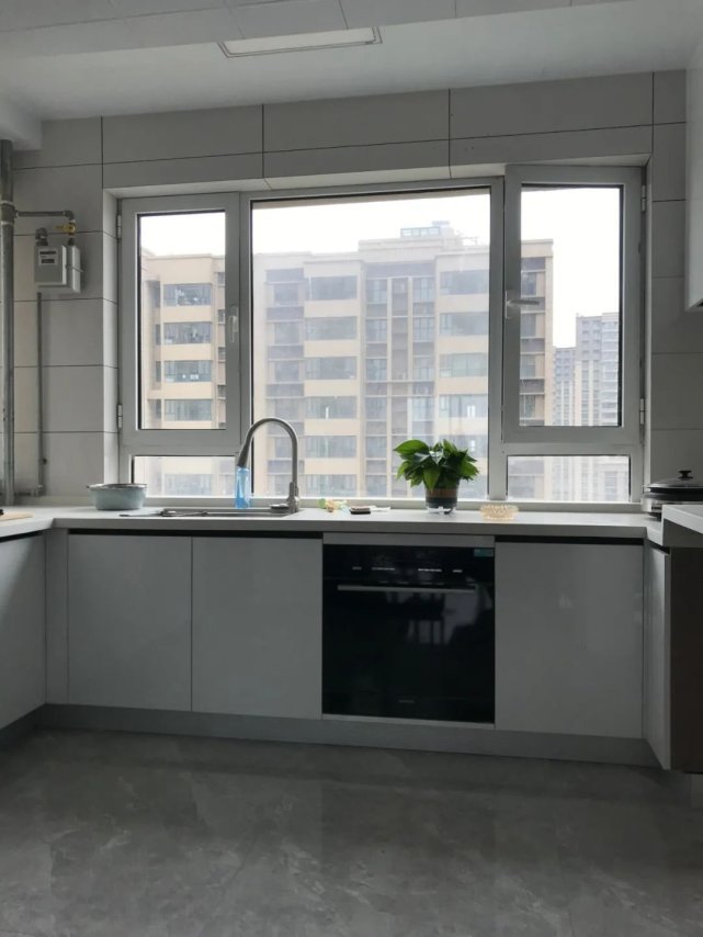 123平方现代风三居室，这就是简单生活的模样