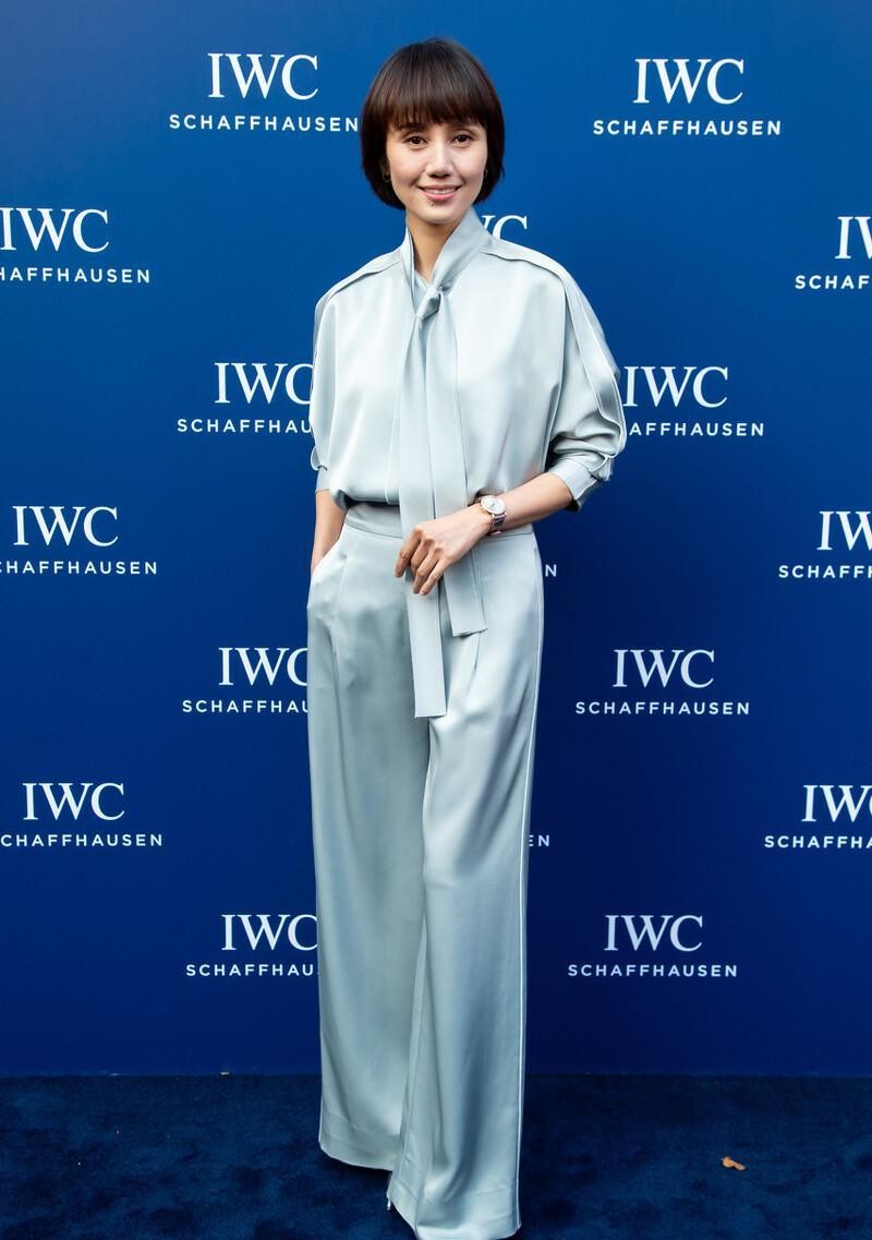 运势|终于知道为啥袁泉总演女强人了，一身职场装扮好有范儿，真有气质