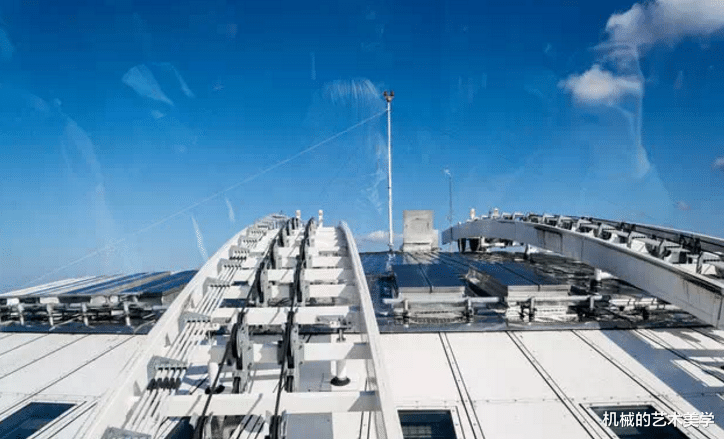  【运载之美】球形球场的球形观光电梯