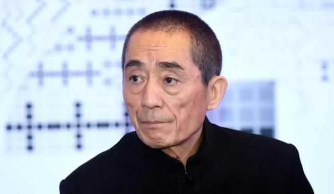 张艺谋|记者问张艺谋：你身价40亿超生被罚几百万，残疾弟弟还在修车