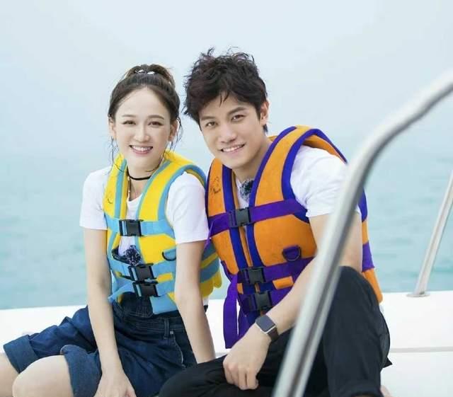 陈乔恩|陈乔恩与富豪男友度假,乘高铁出行好激动,艾伦看女友镜头好羞涩