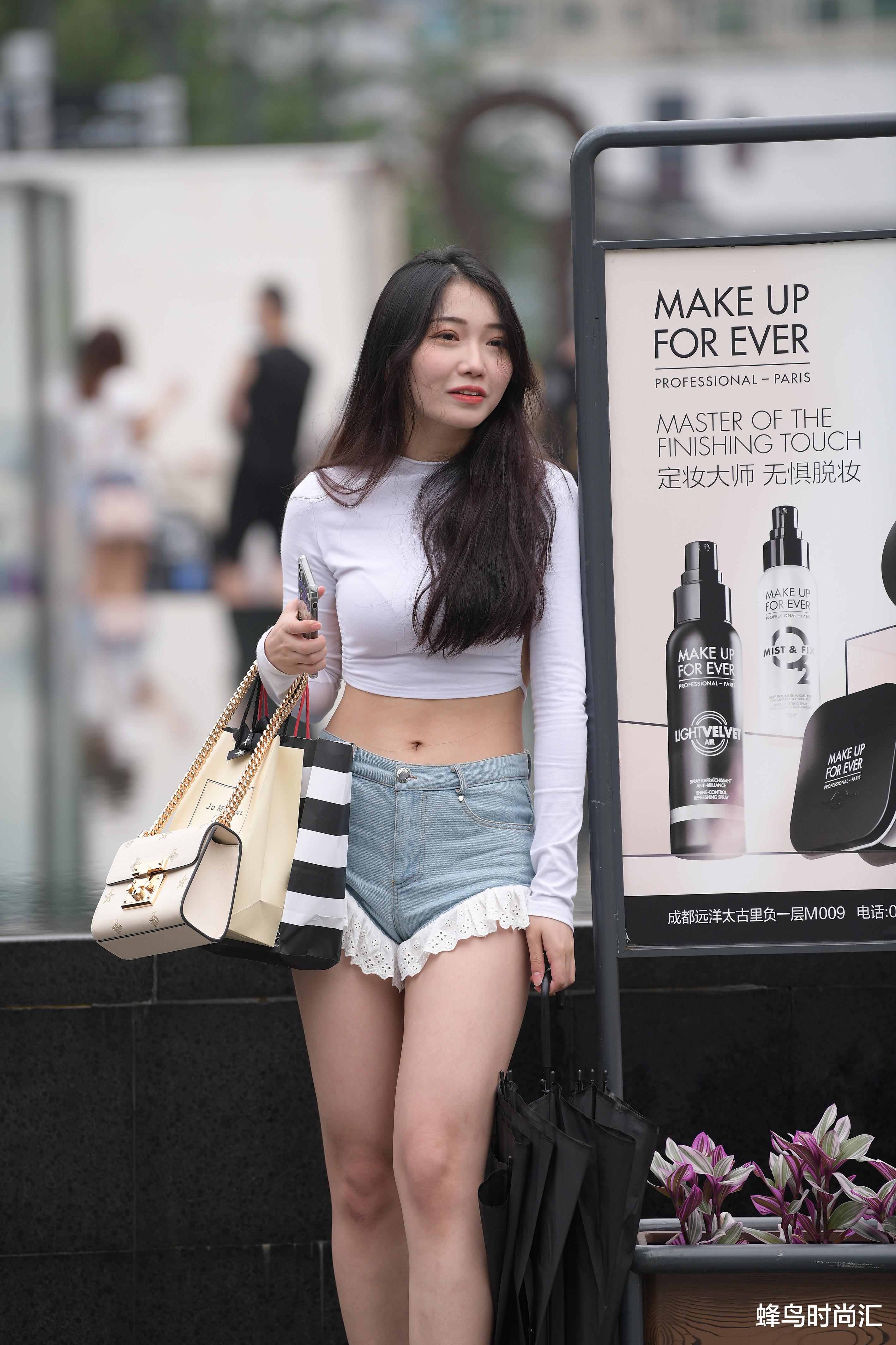 蜂鸟时尚汇|有条件前卫些会更美，美丽少女就该这么穿，真迷人