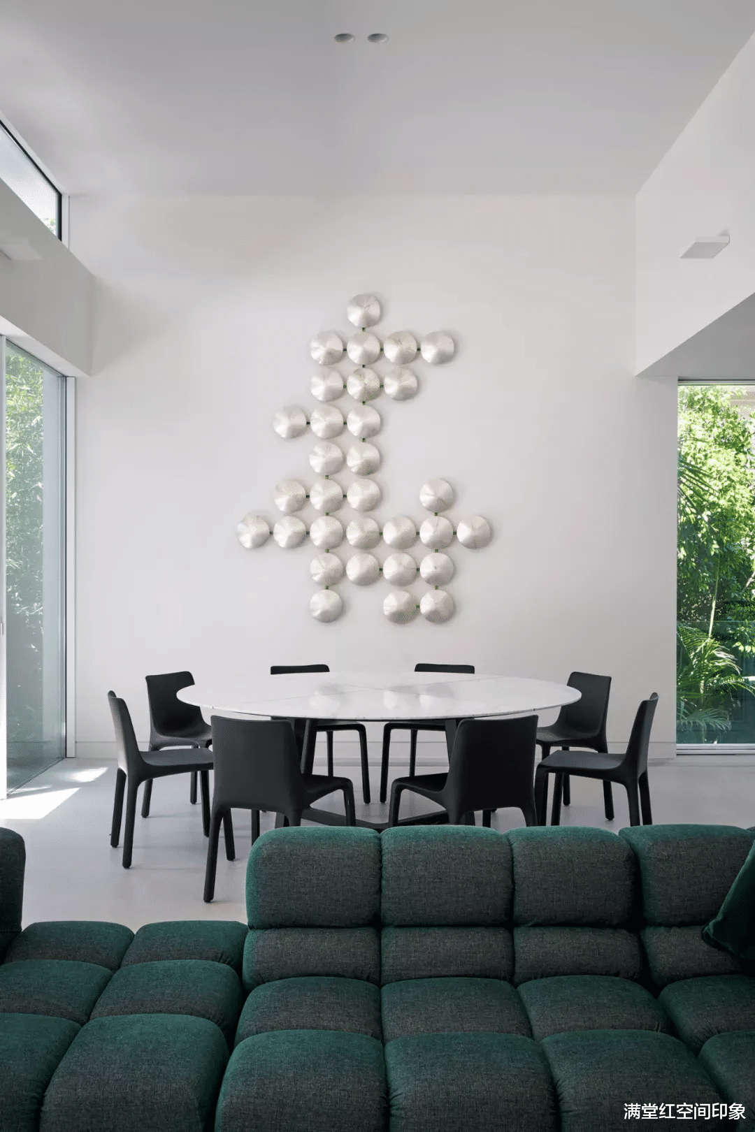 精致细节陈设，展现简洁别墅的美