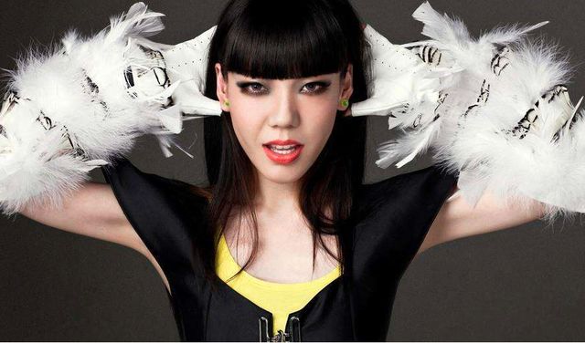 吴莫愁|从1亿出场费到县城卖唱为生，吴莫愁如今的落魄，到底得罪了谁？