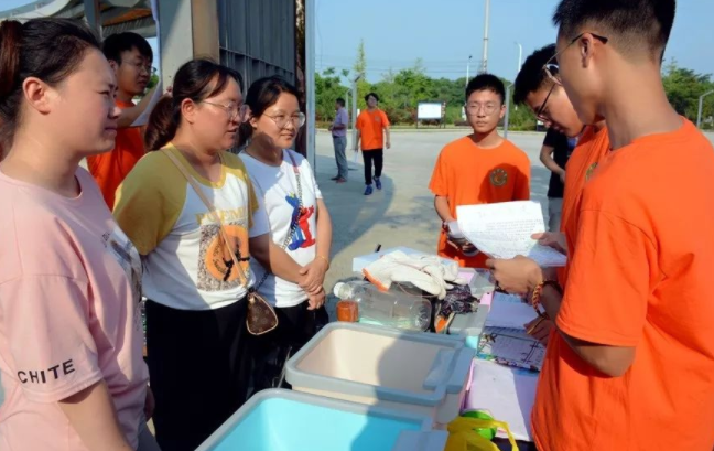 糯妈育儿经|江苏这所大学“严重断档”,分数线连年下降,考生:报考模式太坑