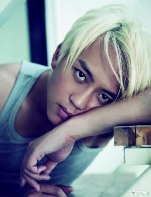 邓超|邓超：为姐姐治病倾家荡产，为父亲一夜白头，在苦中品尝爱