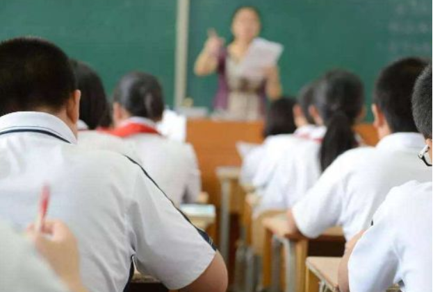 聚会|中小学流行登记“家长职业”，这几种不受老师待见，家长们炸开锅