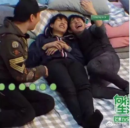 何炅|何老师的同性传闻算是坐实了...