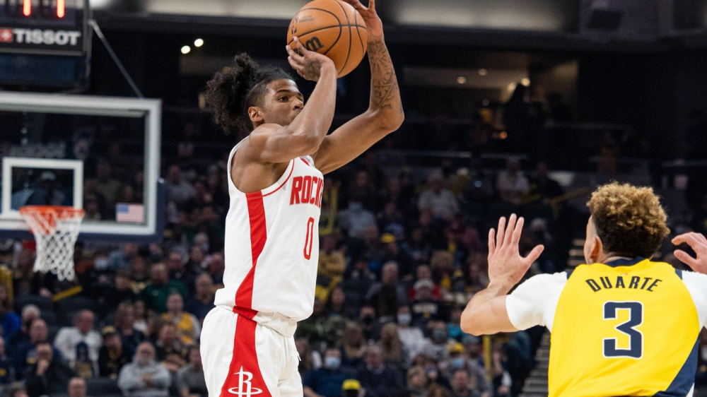 火箭隊|再脫變？火箭榜眼復(fù)出首戰(zhàn)太亮眼，三分9中6爆砍20分獲塞帥盛贊