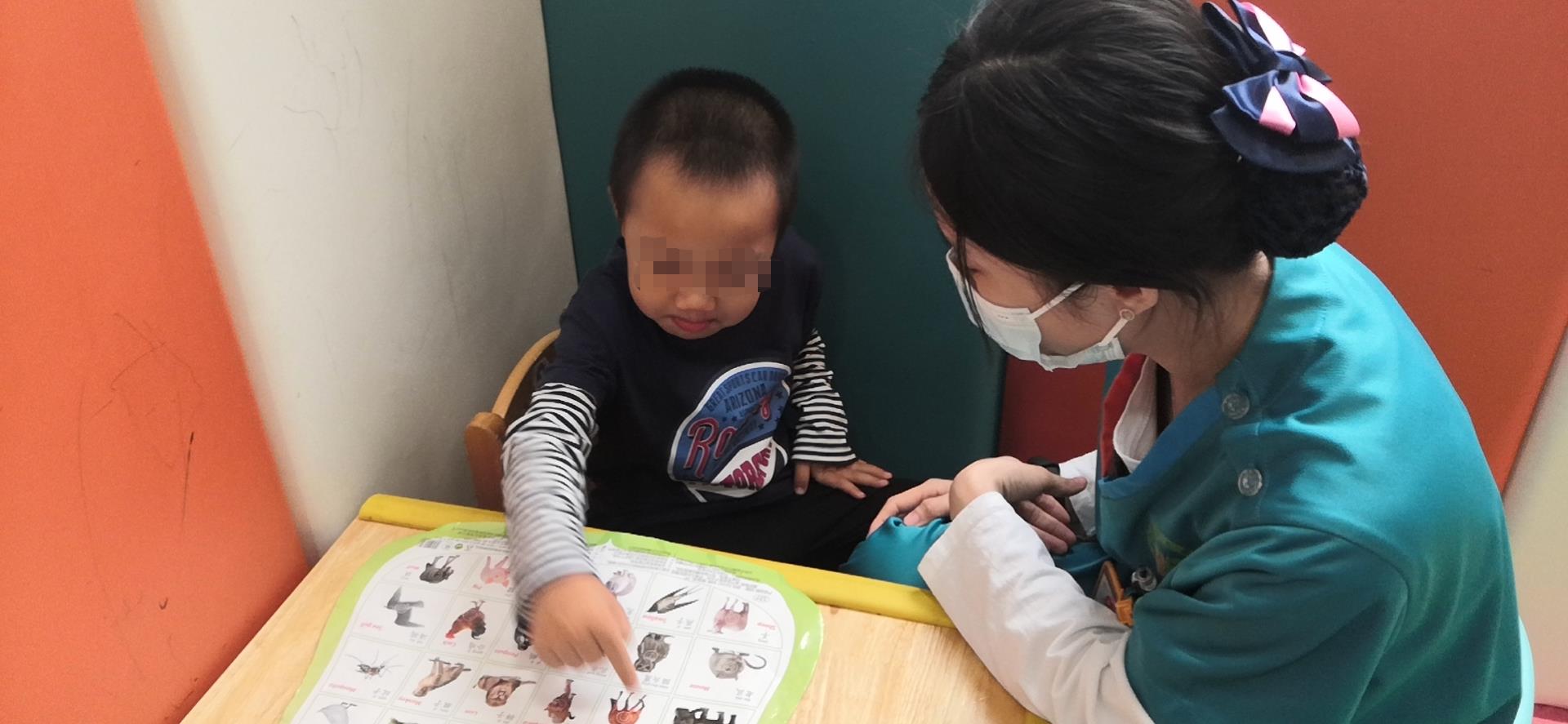 粤儿悦康 天使科普：孩子说话晚！到底该怎样“教”才能让宝贝开口？