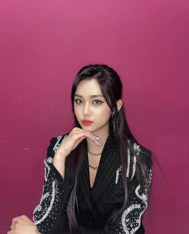 王鸥|阁楼和IVE同日发歌，作品质量高的反而音源差，韩流的排外很严重