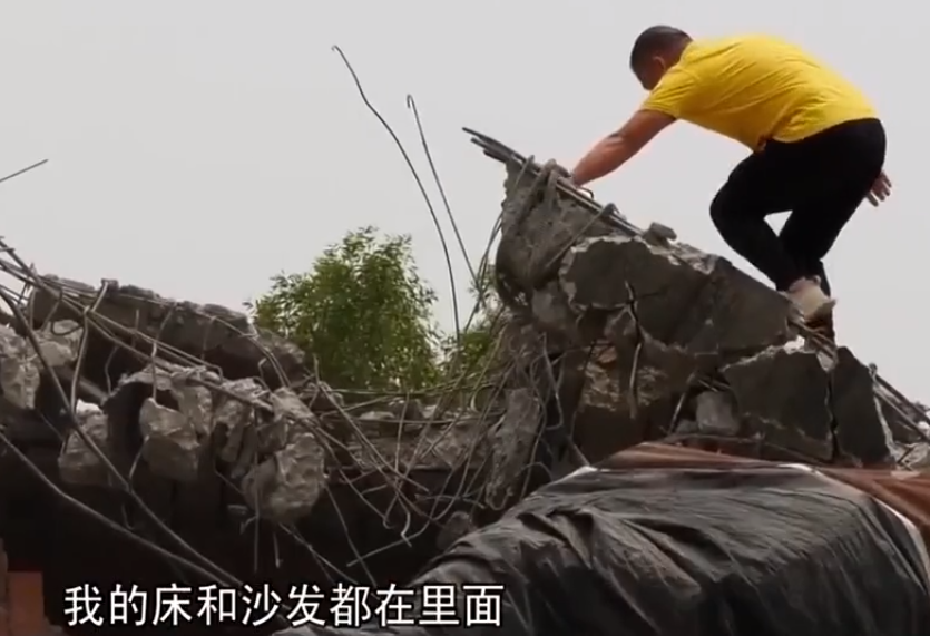 民生小鱼 深圳龙华：屋主回老家祭祖，回来后却傻了眼：房子被强拆成废墟！