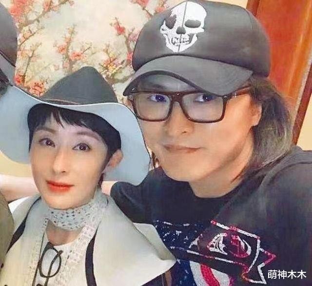 张敏|一言难尽！张敏老公为给网红撑场，硬让她穿睡衣出镜，惹网友吐槽