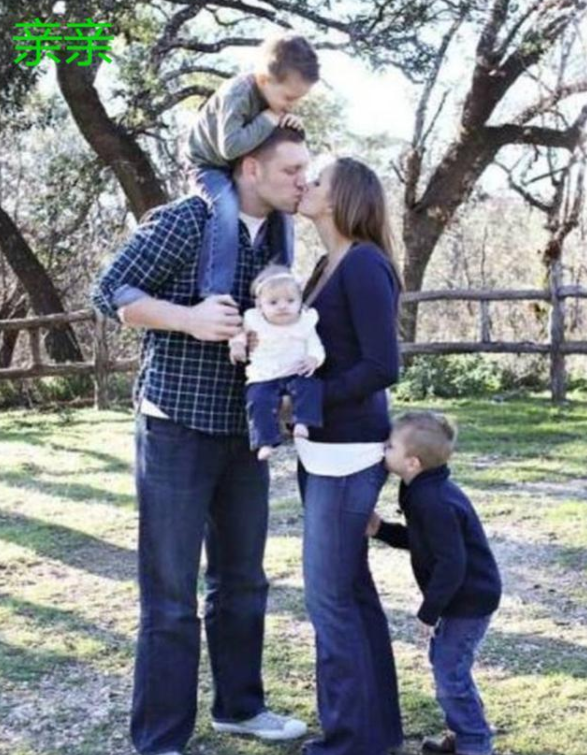 孕妈酱|史上“最失败的全家福”遭曝光，张张都是亮点，网友：笑出了腹肌