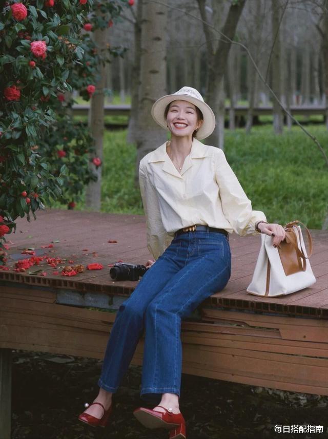 每日搭配指南|夏天别只会穿裙子,今年流行“上衣+九分裤”,显高显瘦又时髦